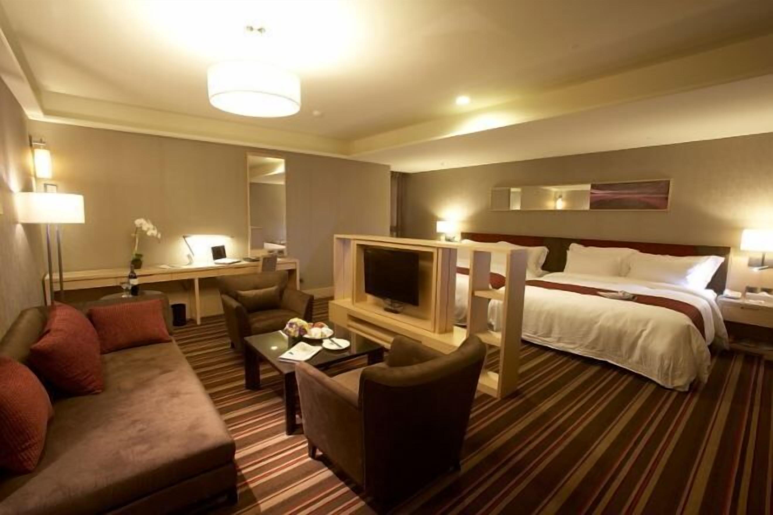 In-room safe, blackout curtains, free wired Internet, bed sheets