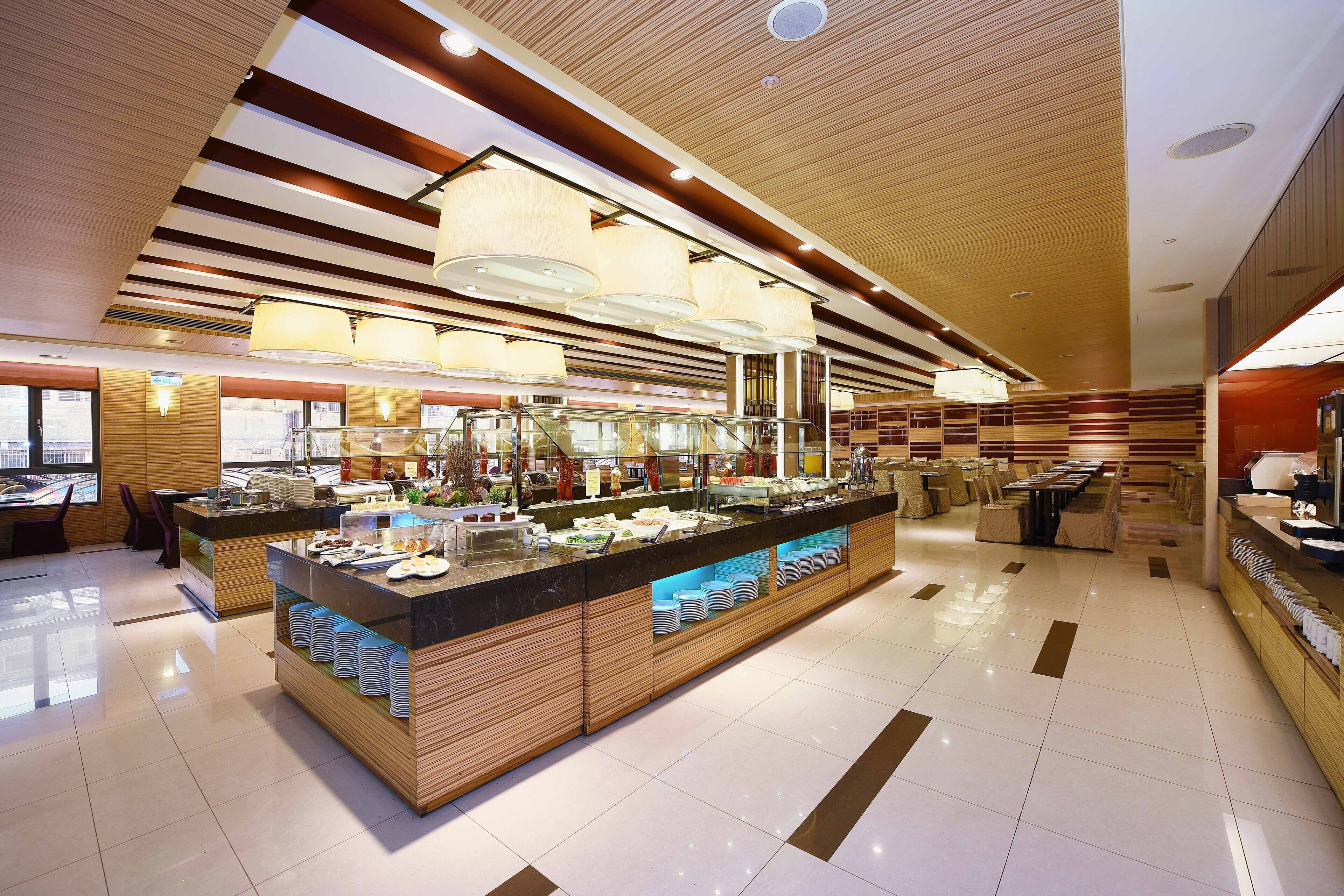 daily self-service breakfast (twd 638 per person)