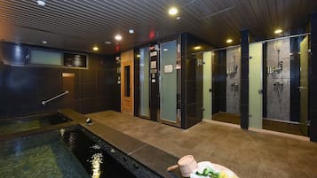 Indoor spabad