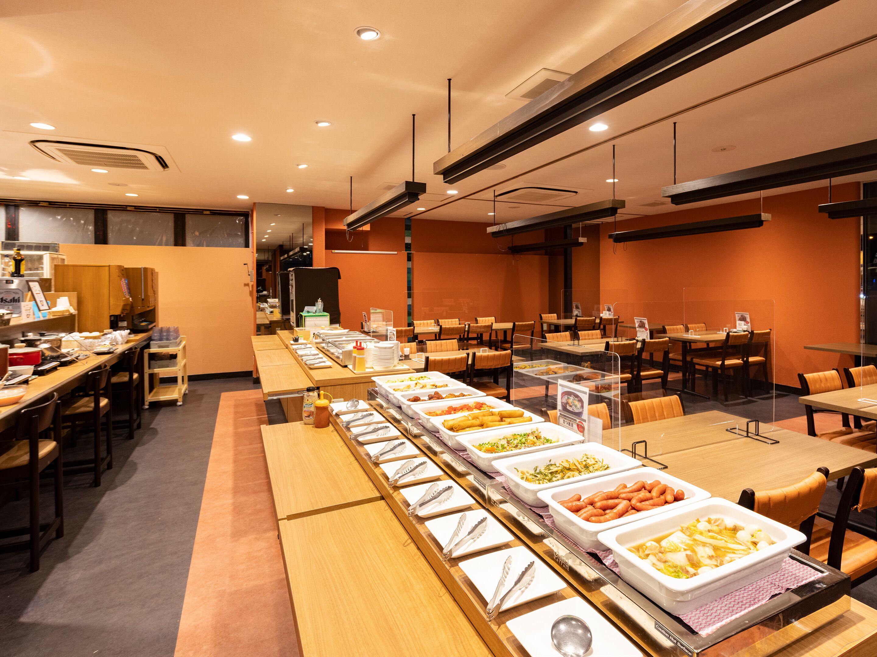 Daily buffet breakfast (JPY 1200 per person)