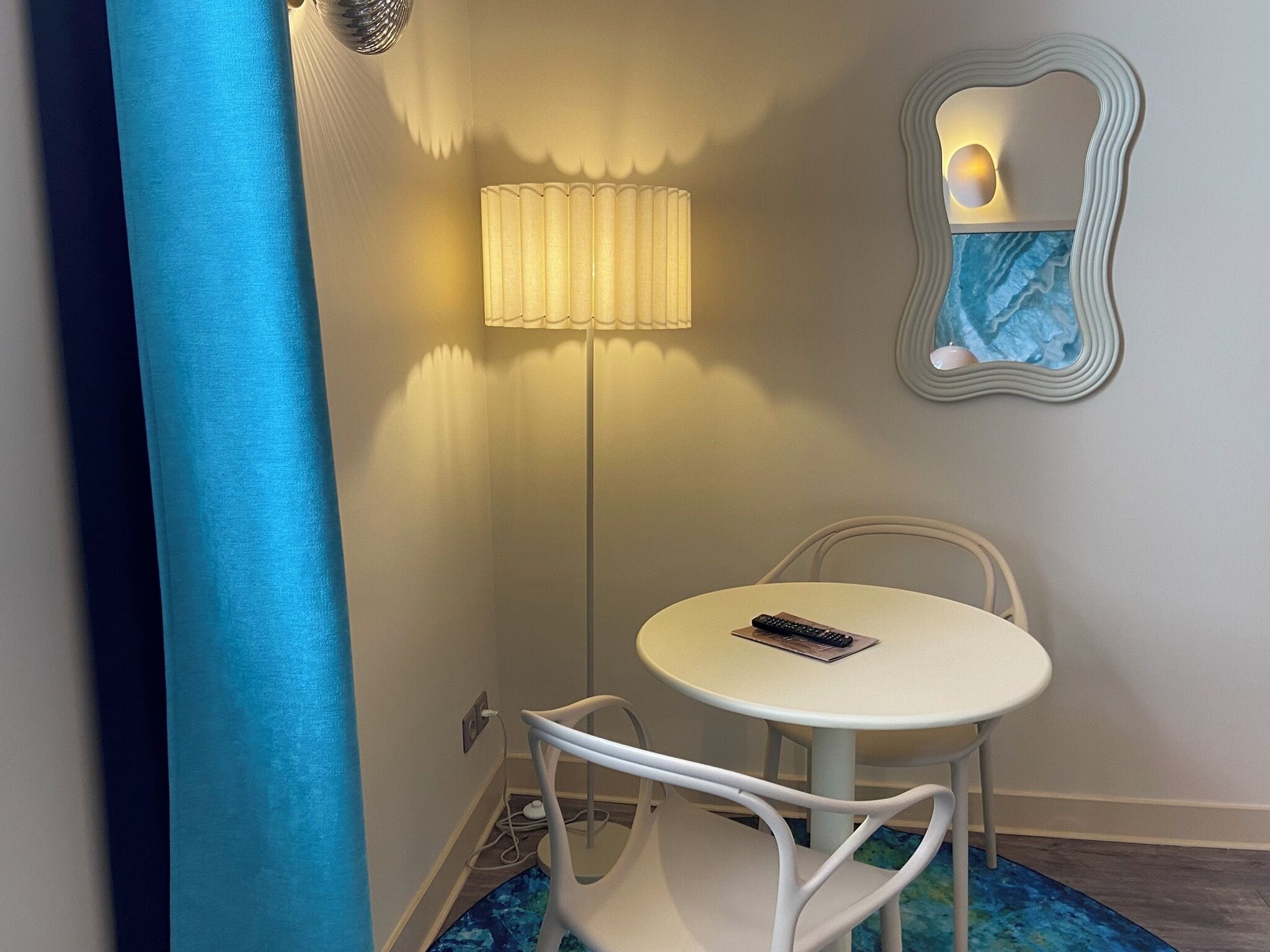 junior suite, 1 king bed (suite cote patio) | minibar, in-room safe, individually decorated, desk