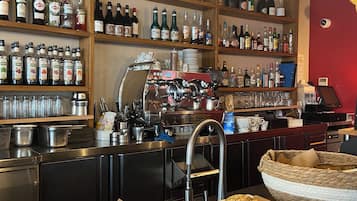 Dagelijks ontbijtbuffet (EUR 14 per persoon)