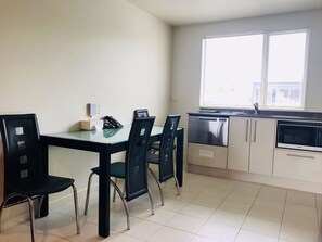 In-room dining - Salerno Motel Apartments (Christchurch)