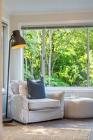 Cascade Cottage in Wentworth Falls | Zona de estar | Una televisión, un reproductor de DVD