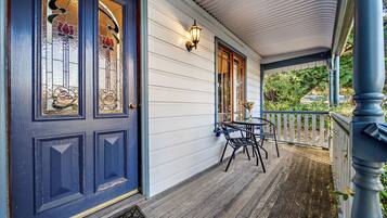 Leura Mall Three Bedroom Cottage | Front of property