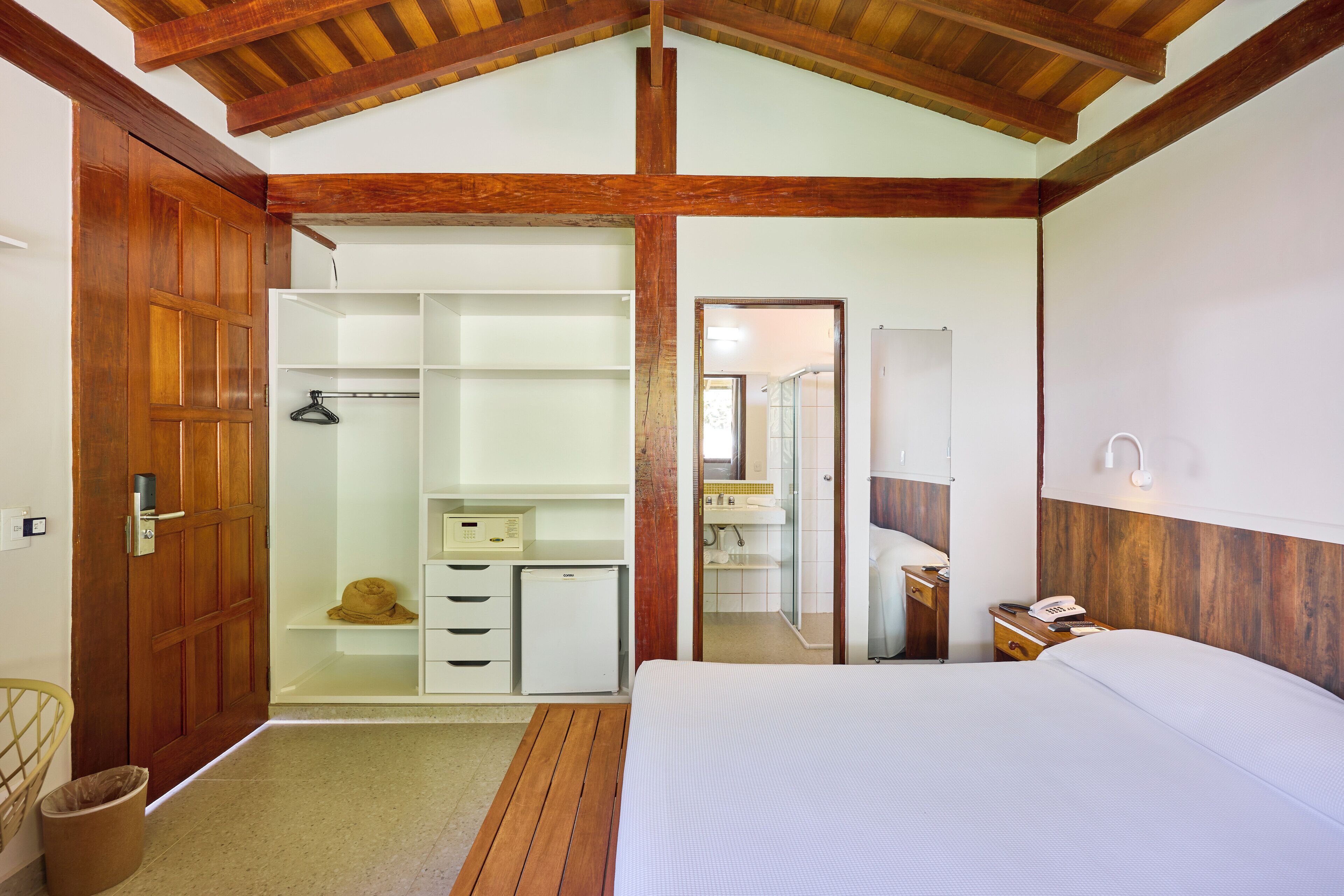 superior double room | 1 bedroom, minibar, bed sheets