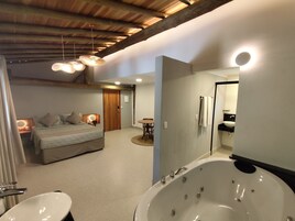 1 habitaciĂłn, minibar y ropa de cama