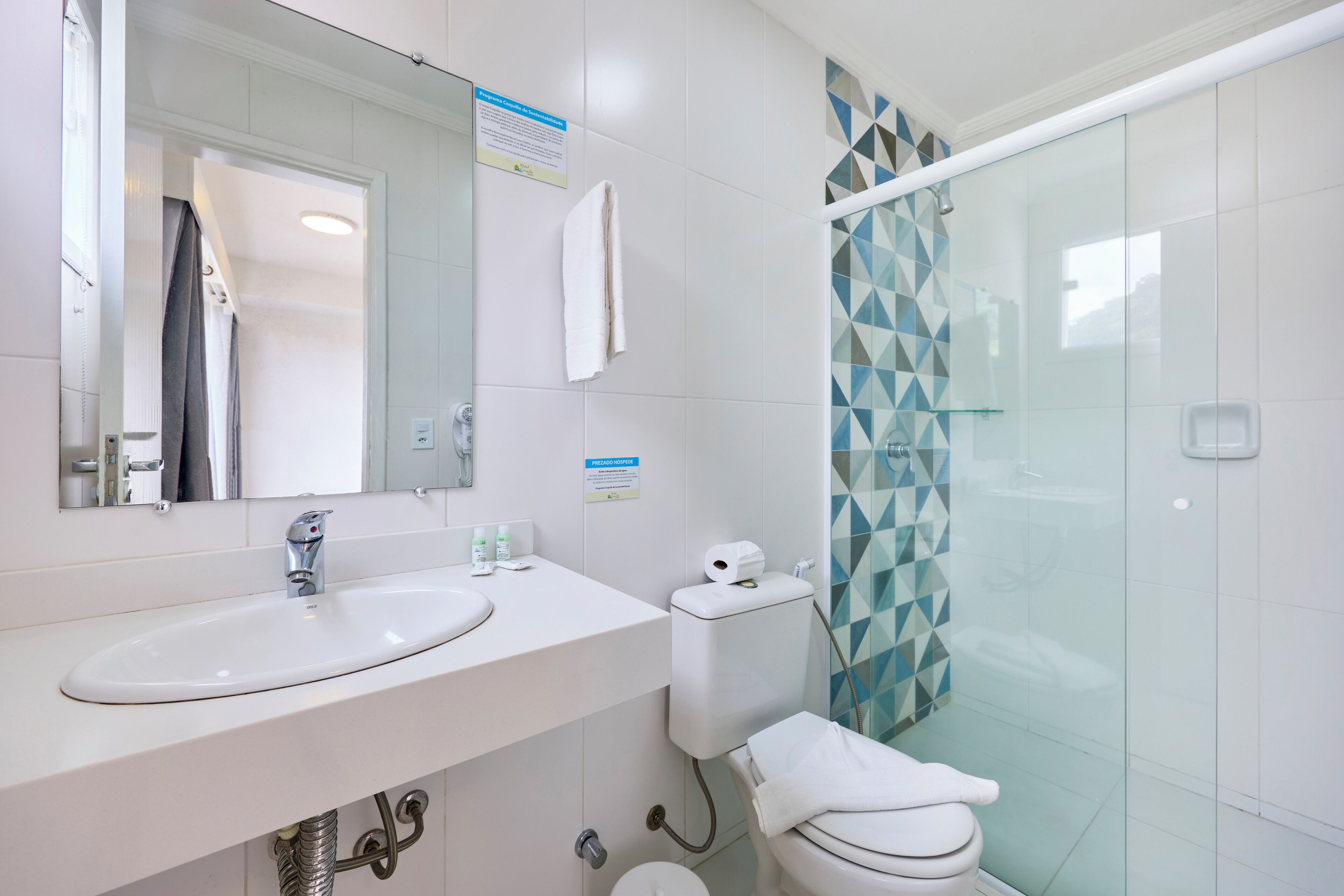 comfort double room, 1 double bed | bathroom | free toiletries, towels, soap, shampoo