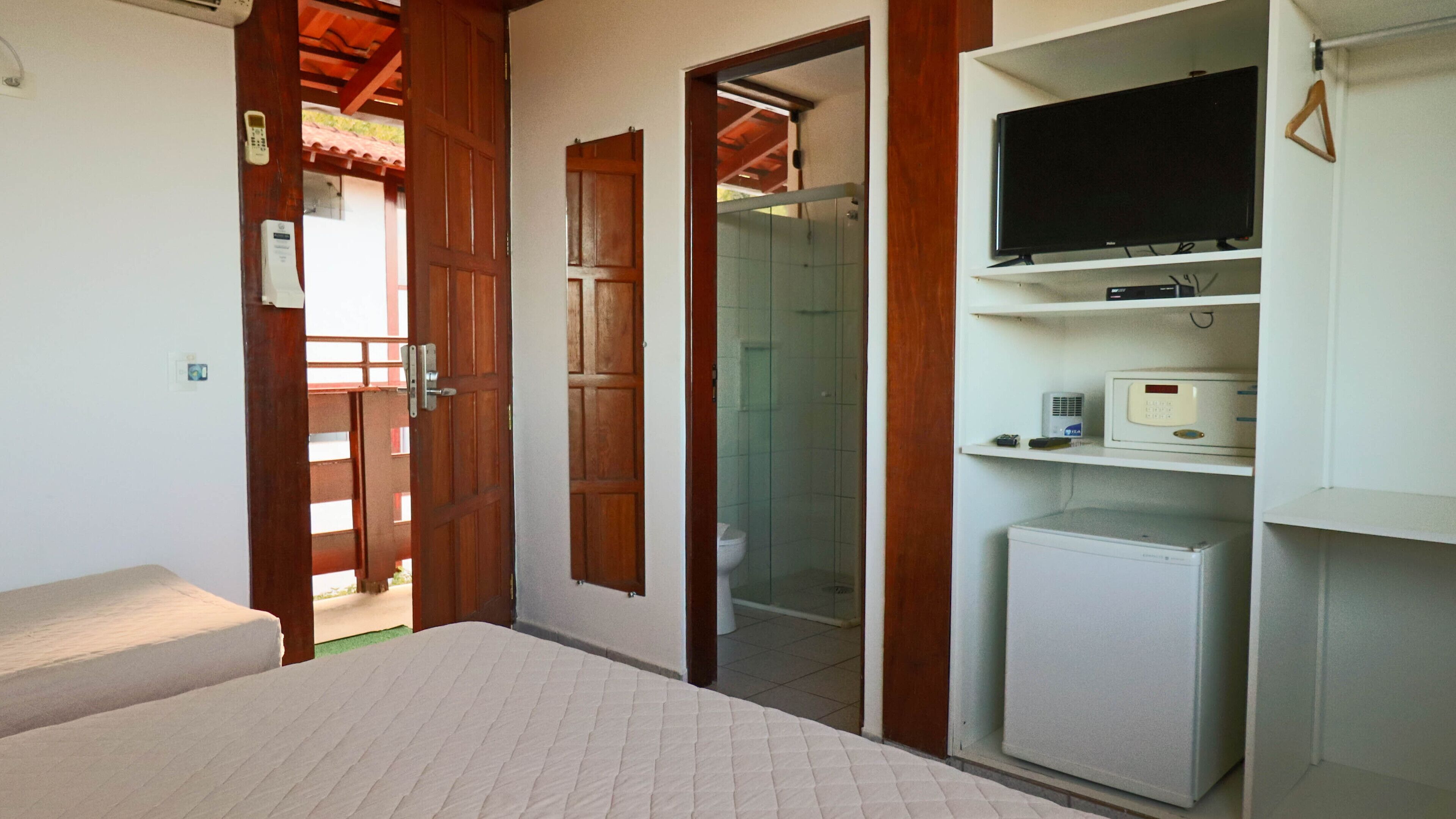 1 soverom, minibar og sengetøy