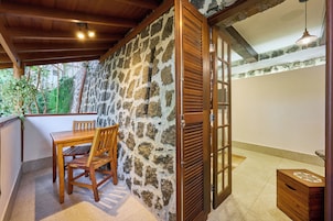 Premium Double Room, Jetted Tub | 1 bedroom, minibar, bed sheets