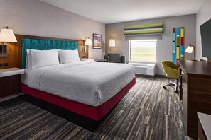 Room, 1 King Bed, Refrigerator & Microwave | 1 bedroom, hypo-allergenic bedding, Select Comfort beds, in-room safe