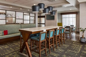 Lobby - Hampton Inn Colby (Colby)