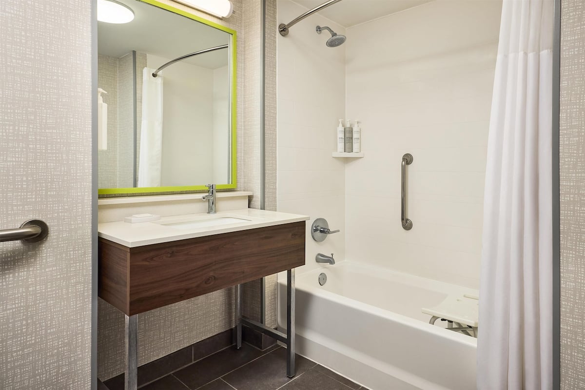 Two Queen Beds, Non-Smoking, Accessible | Bathroom | Combined shower/tub, free toiletries, hair dryer, towels