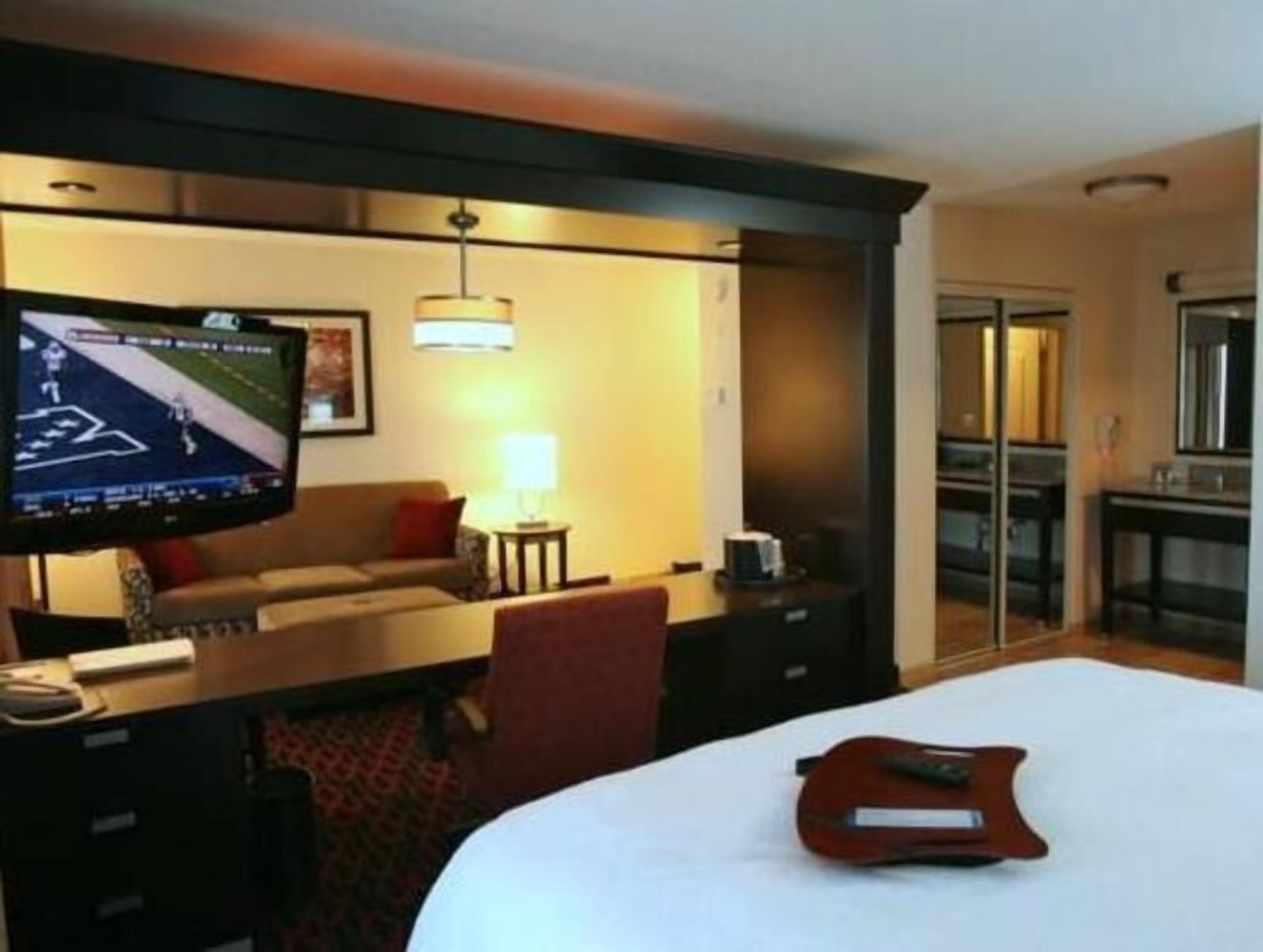 Premium bedding, Select Comfort beds, in-room safe, desk