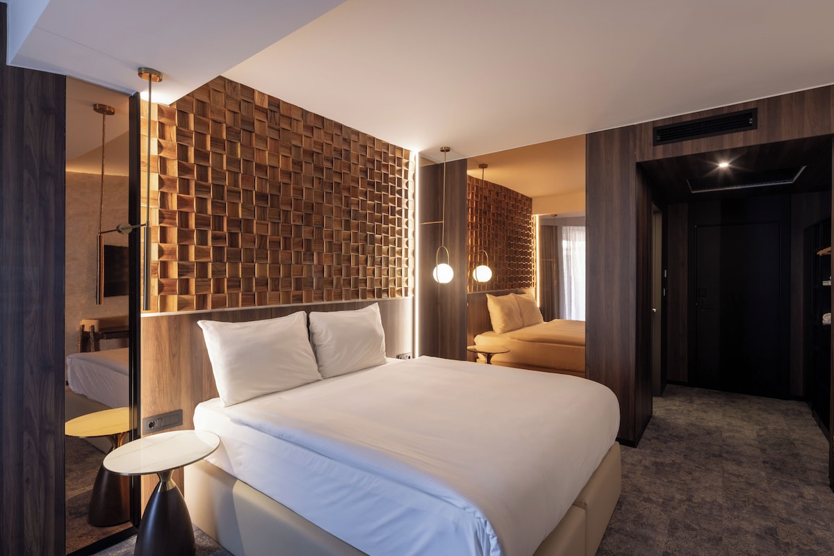 EXECUTIVE DOUBLE ROOM