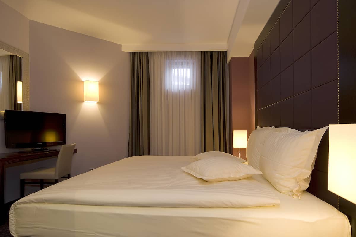 Suite premium (incl. Free Sauna World) | Biancheria da letto ipoallergenica, una cassaforte in camera