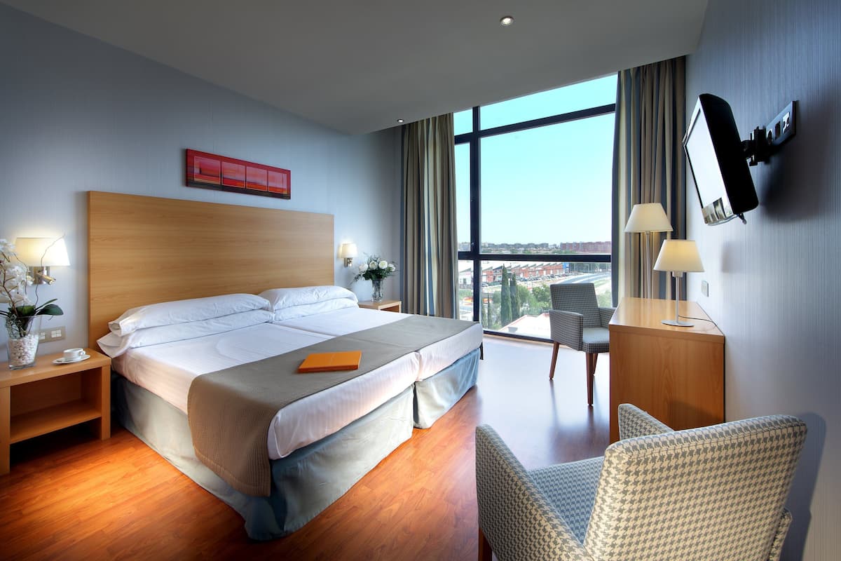 1 chambre, minibar, coffre-fort, bureau