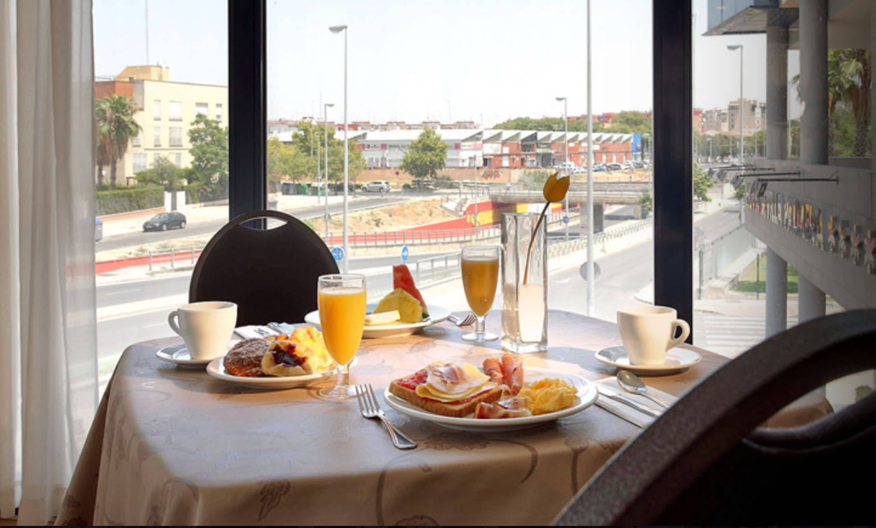 Desayuno buffet todos los días (con cargo)