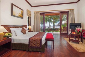 Villa, Beachfront | In-room safe, desk, blackout drapes, soundproofing
