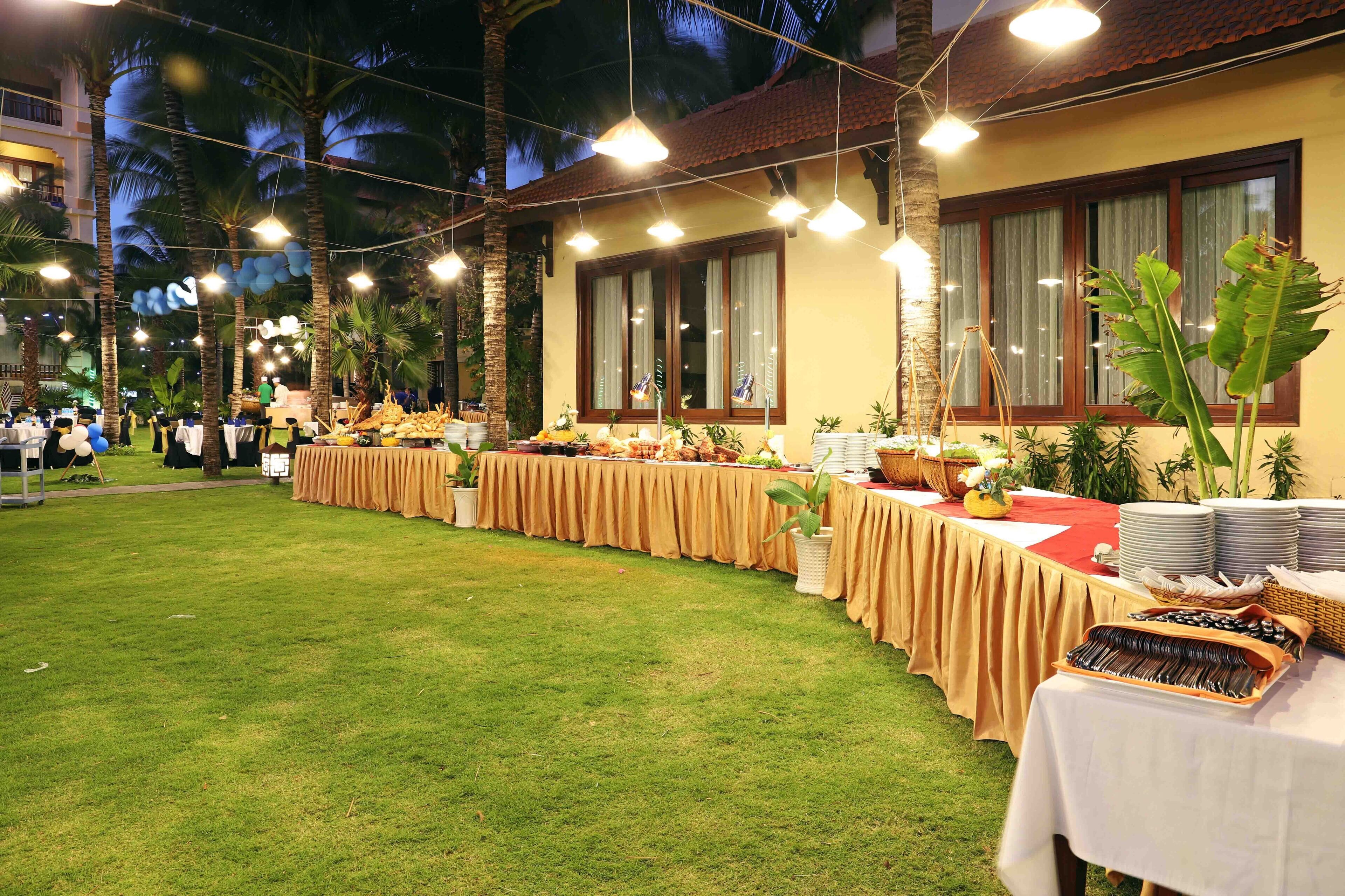 outdoor banquet area