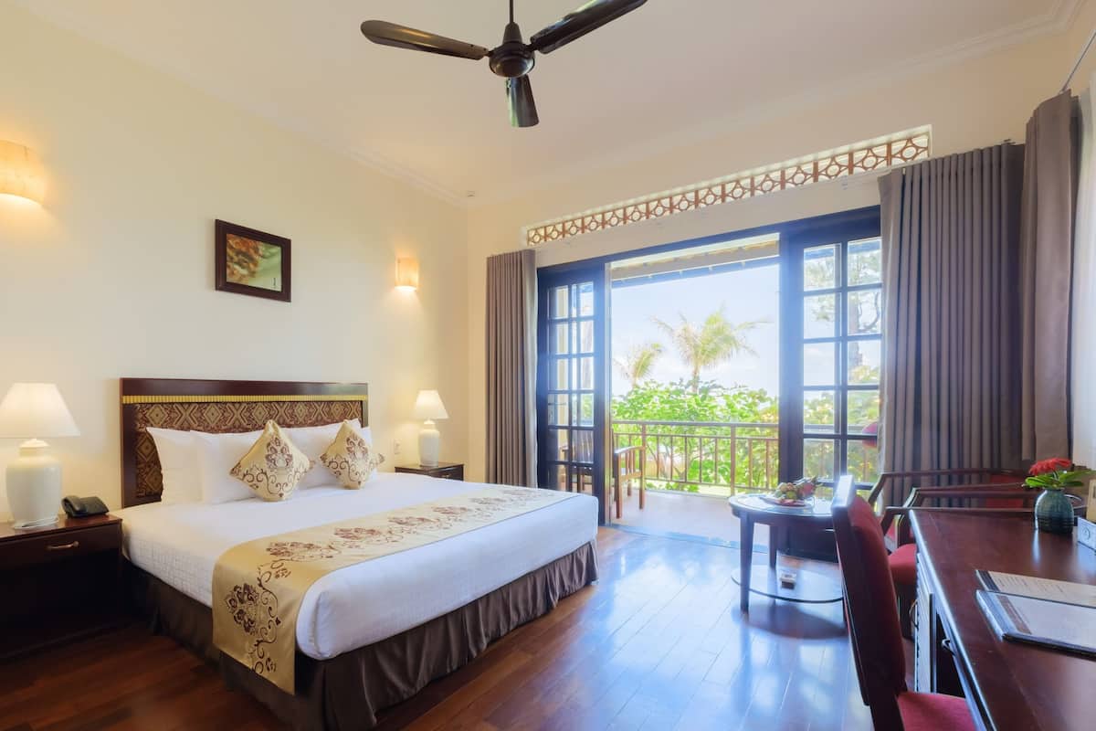 Minibar, in-room safe, desk, blackout drapes