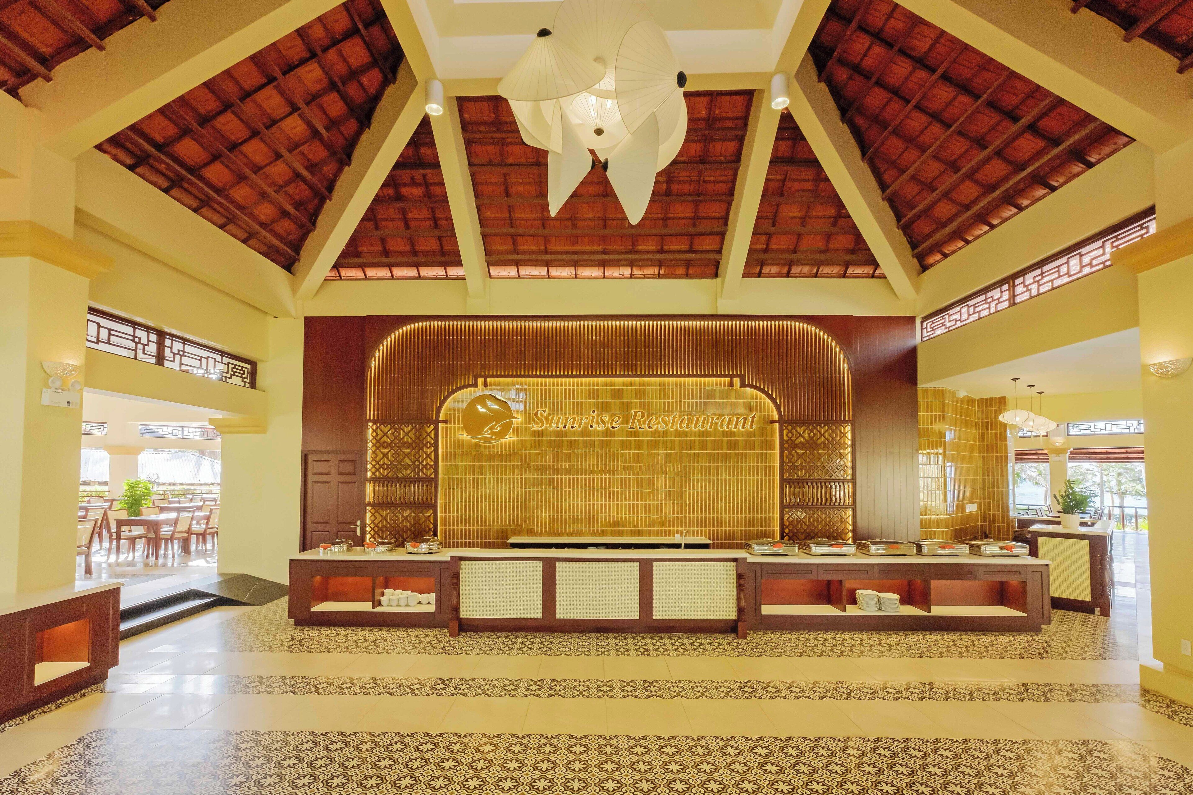 breakfast, lunch and dinner served