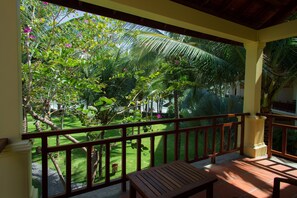 Deluxe Double Room, Garden View | Balcony view