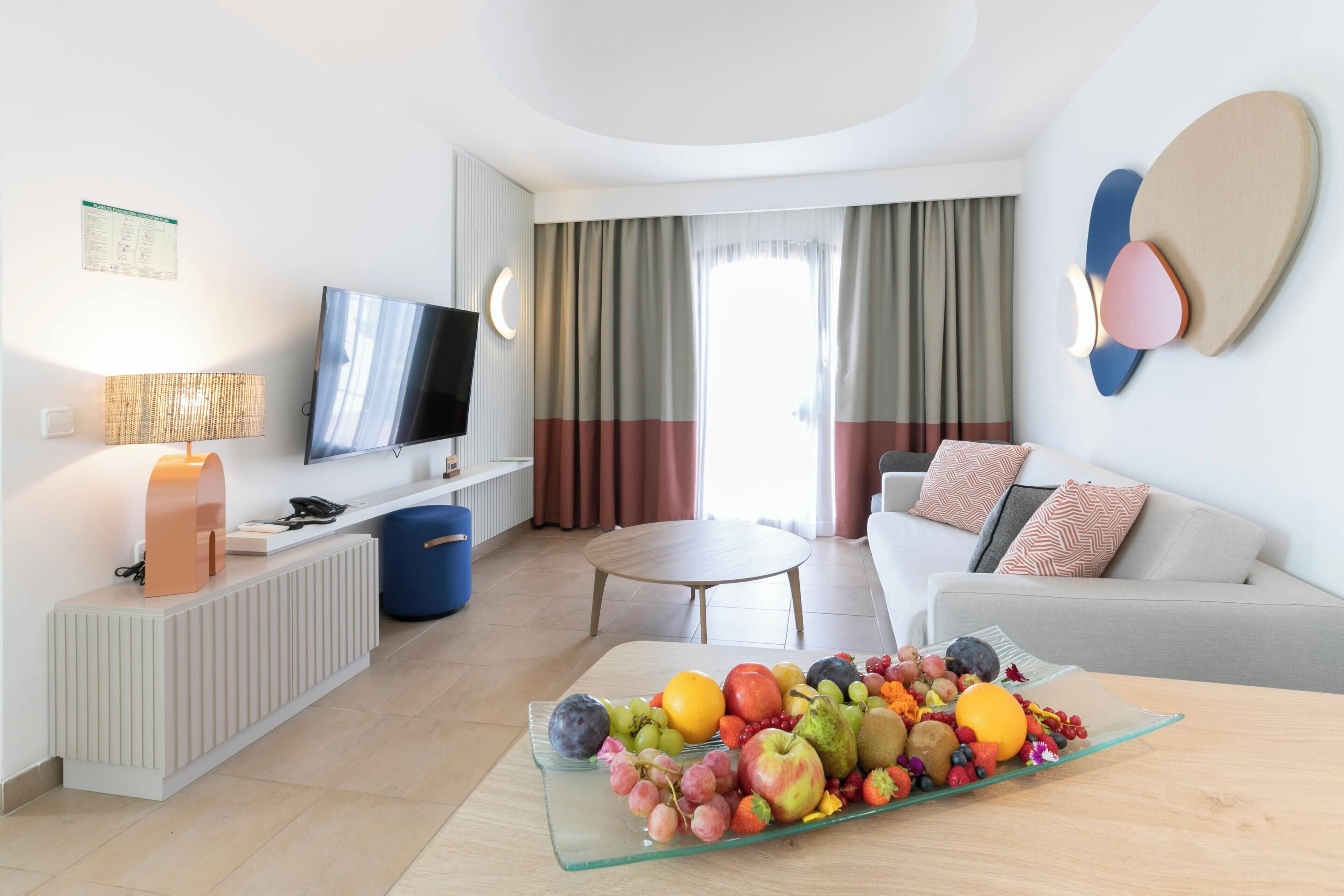 2 bedrooms, in-room safe, desk, laptop workspace