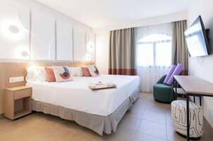 1 bedroom, in-room safe, desk, laptop workspace