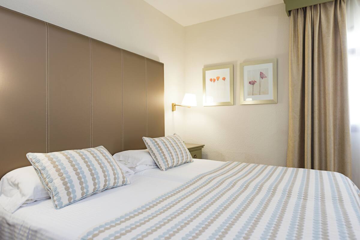 1 bedroom, in-room safe, desk, laptop workspace