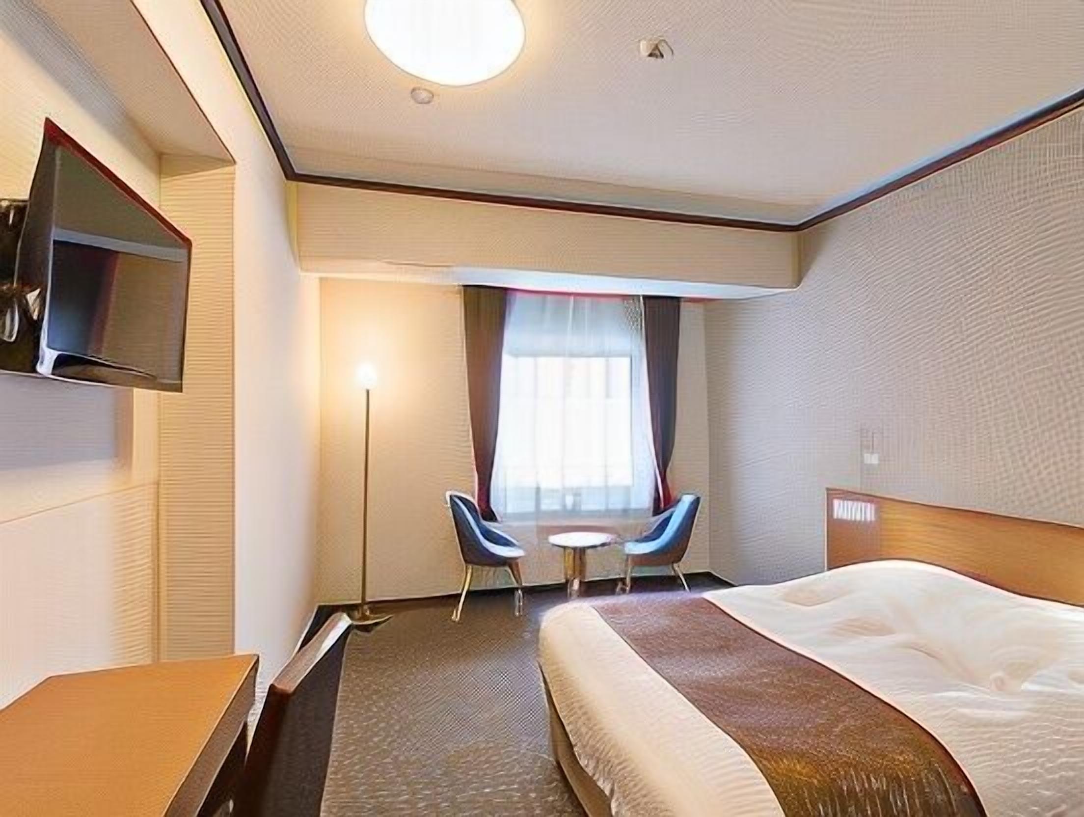 Brankas, Wi-Fi gratis, dan seprai linen