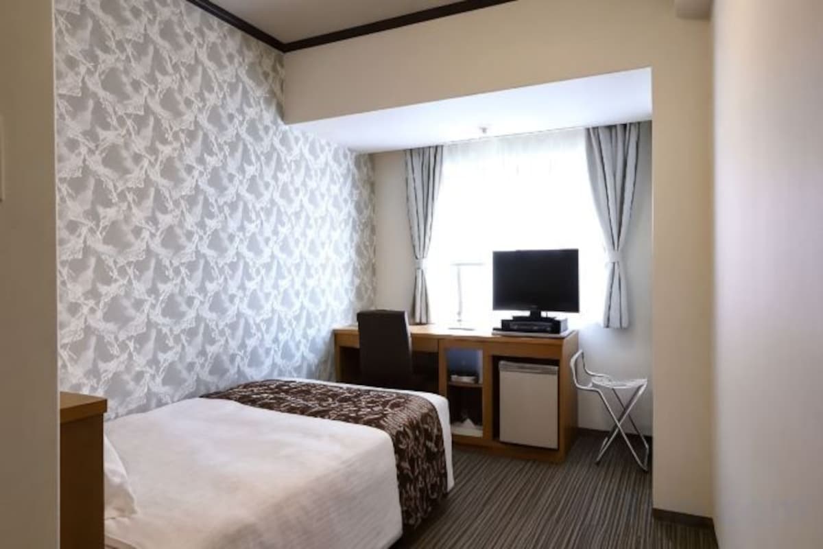 Semi Double Room-Smoking