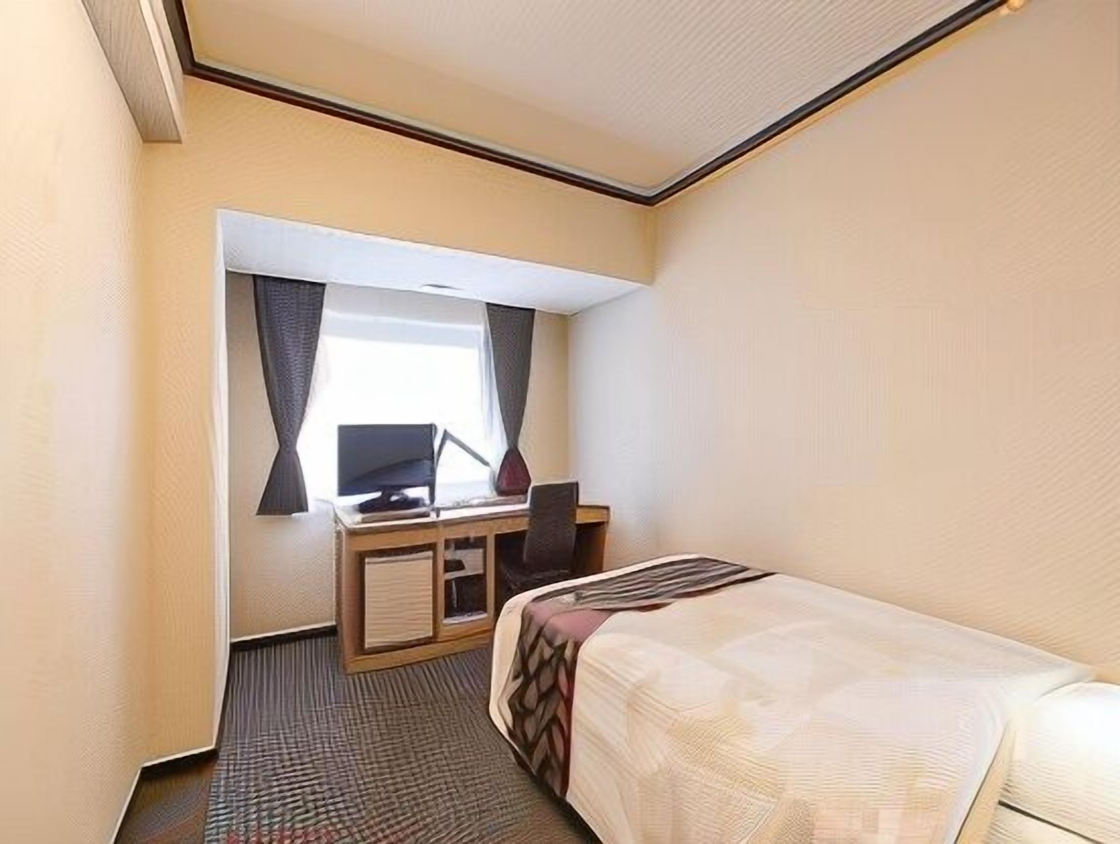 Brankas, Wi-Fi gratis, dan seprai linen