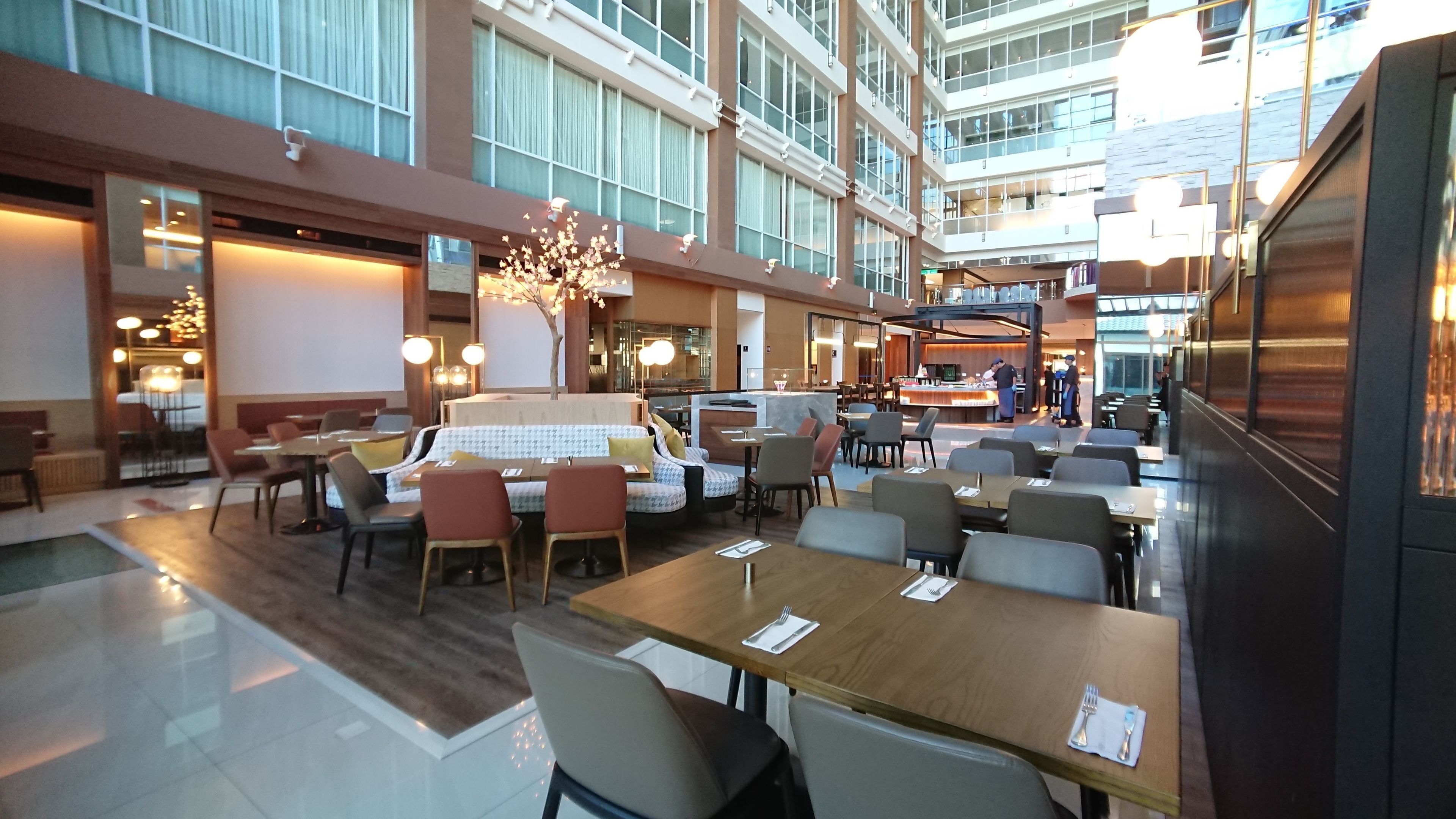 Petit déjeuner complet servi tous les jours en supplément