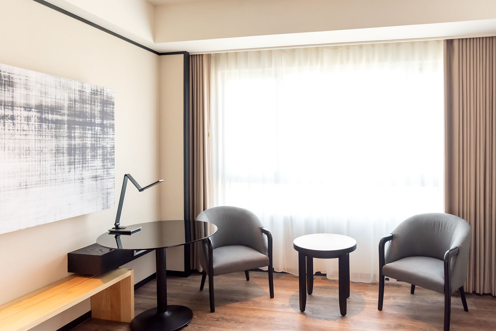 premium bedding, pillow-top beds, minibar, in-room safe