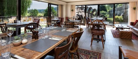 Italian cuisine, garden views