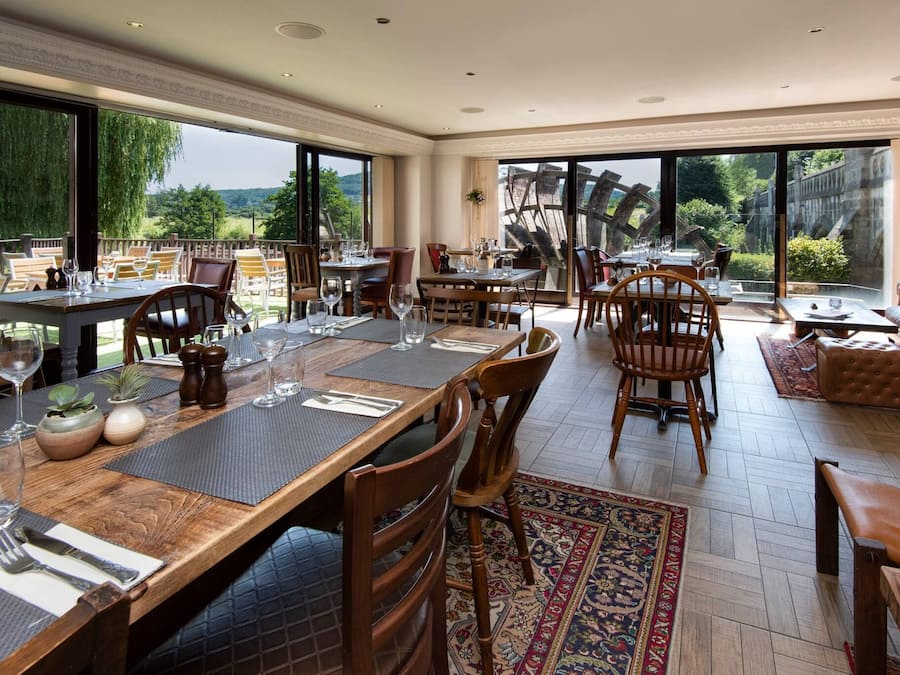 Italian cuisine, garden views