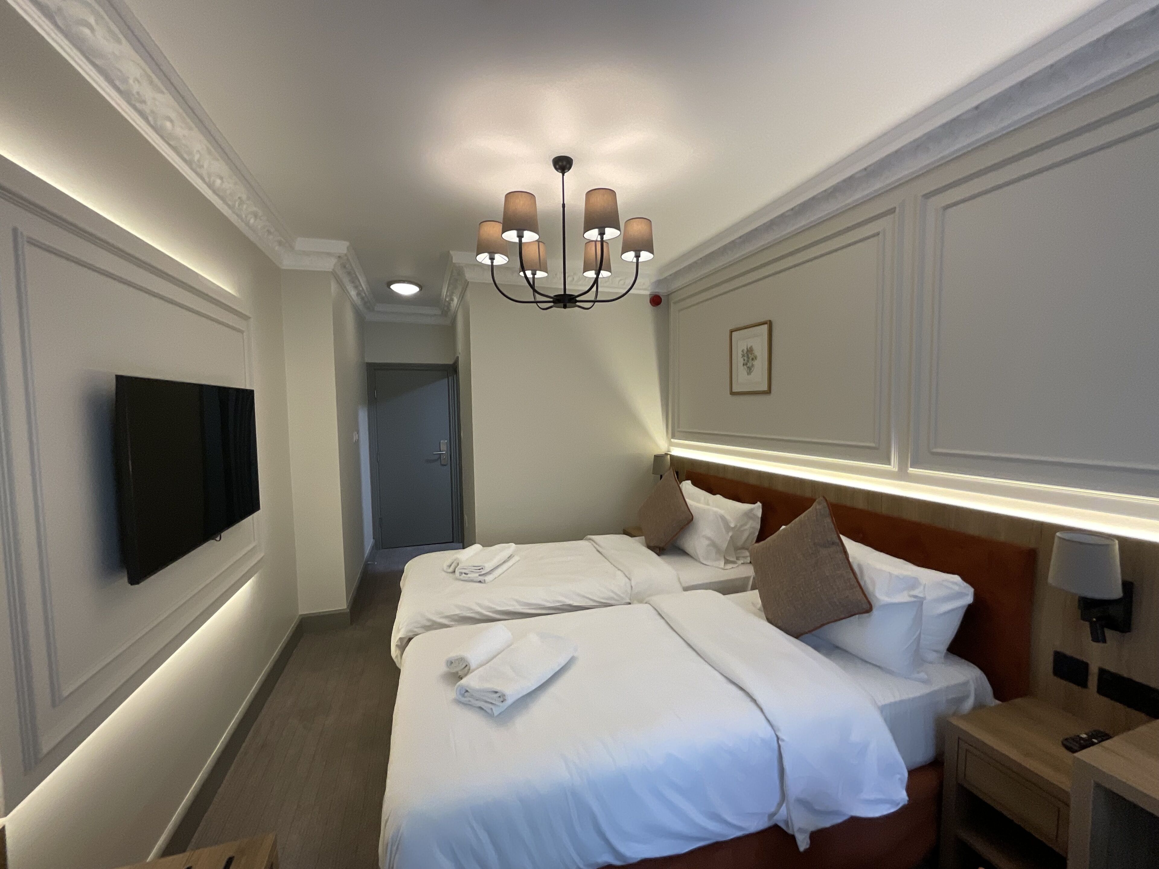 Standard Twin Room, 2 Twin Beds | Individually decorated, individually furnished, desk, blackout drapes