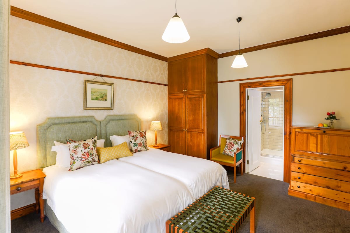 Family Room, Multiple Beds | 1 bedroom, down duvets, minibar, in-room safe