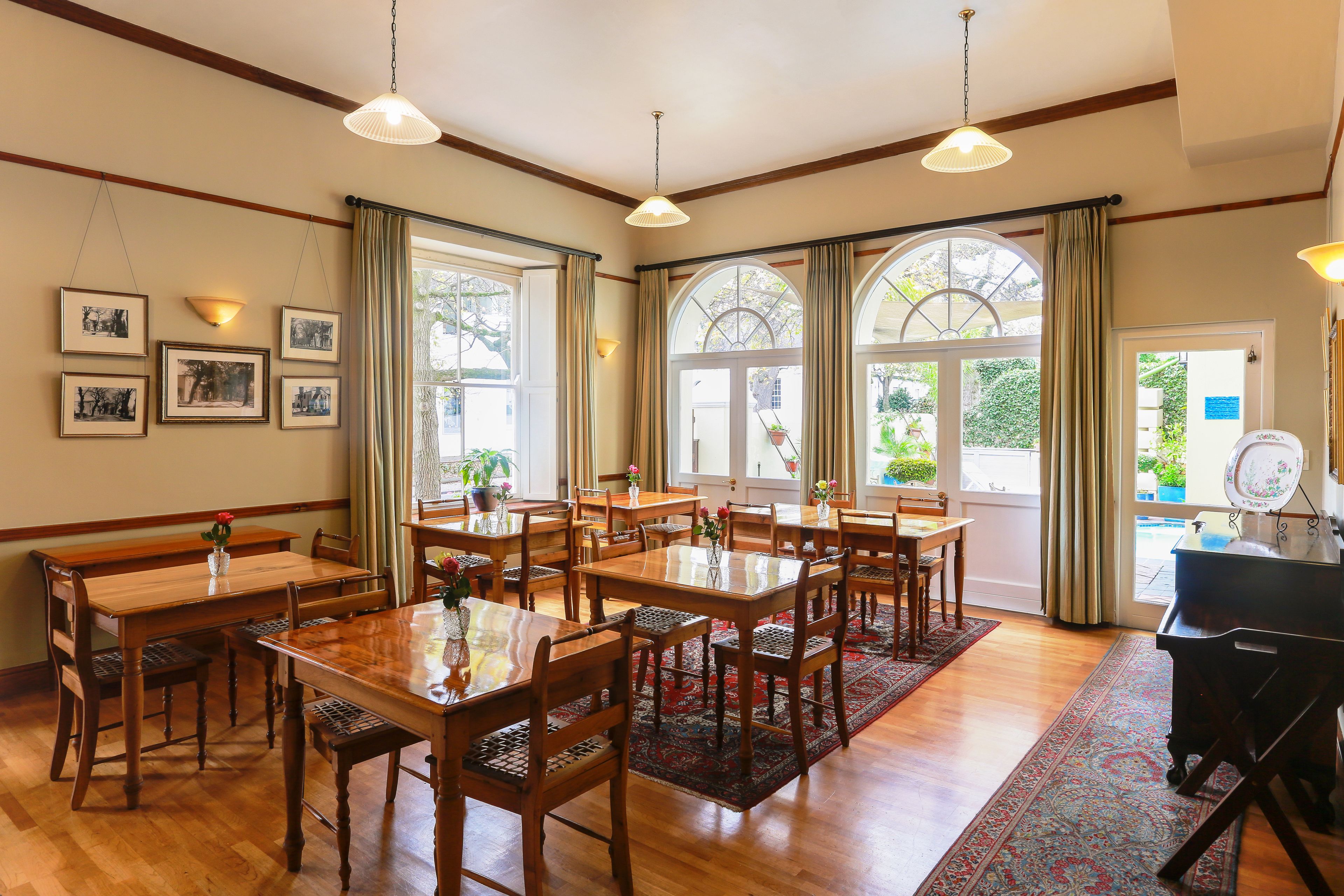 Free daily full breakfast 