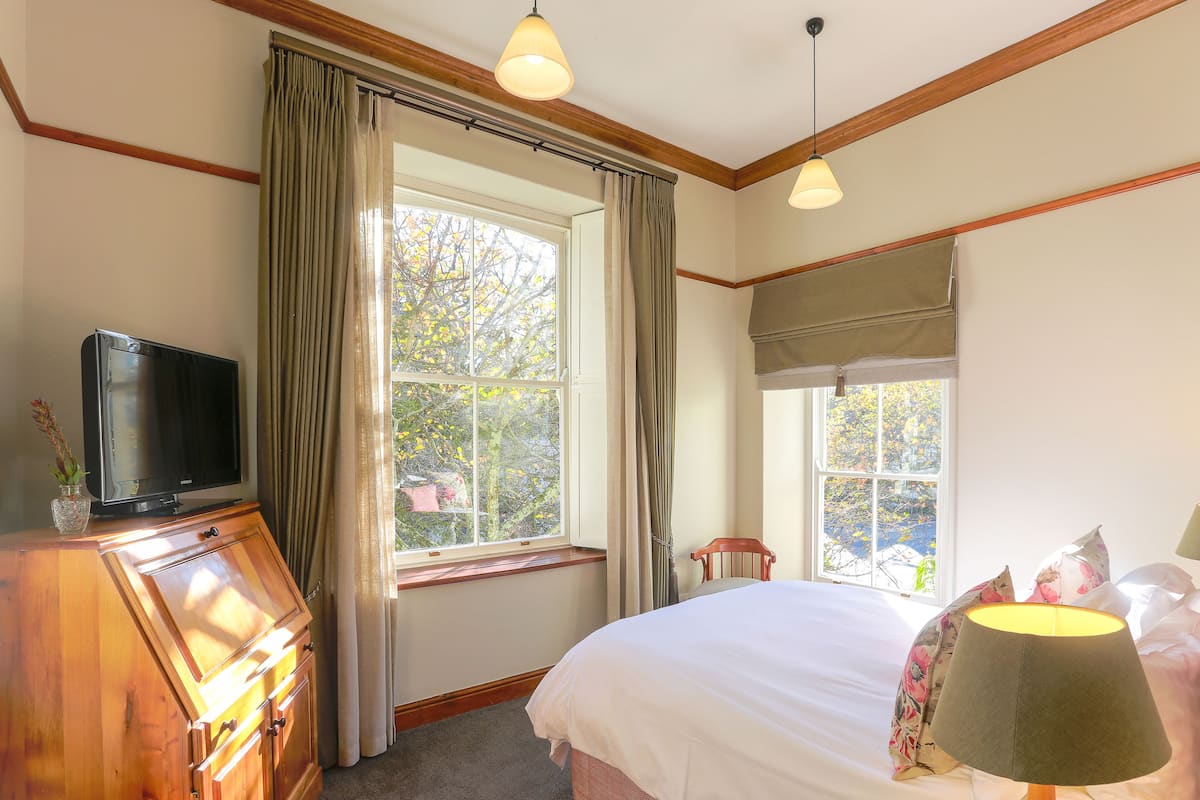 Double Room, 1 Double Bed | 1 bedroom, down duvets, minibar, in-room safe
