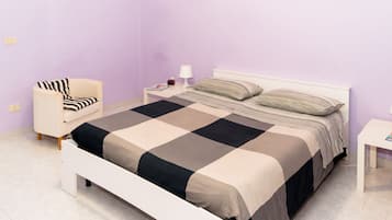 Premium bedding, minibar, desk, blackout drapes