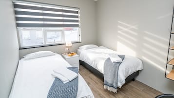 Zweibettzimmer, Gemeinschaftsbad | Select-Comfort-Betten, Schreibtisch, schallisolierte Zimmer