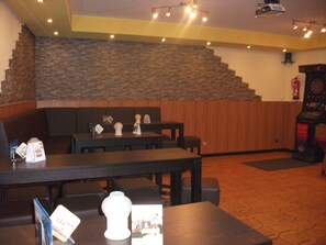 Bar (on property) - Kenner Treff (Kenn)