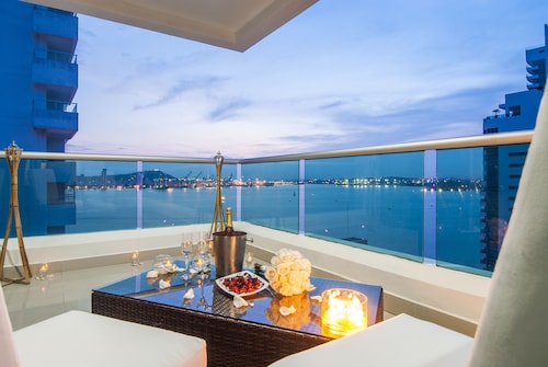 Travelers Suites Orange Cartagena