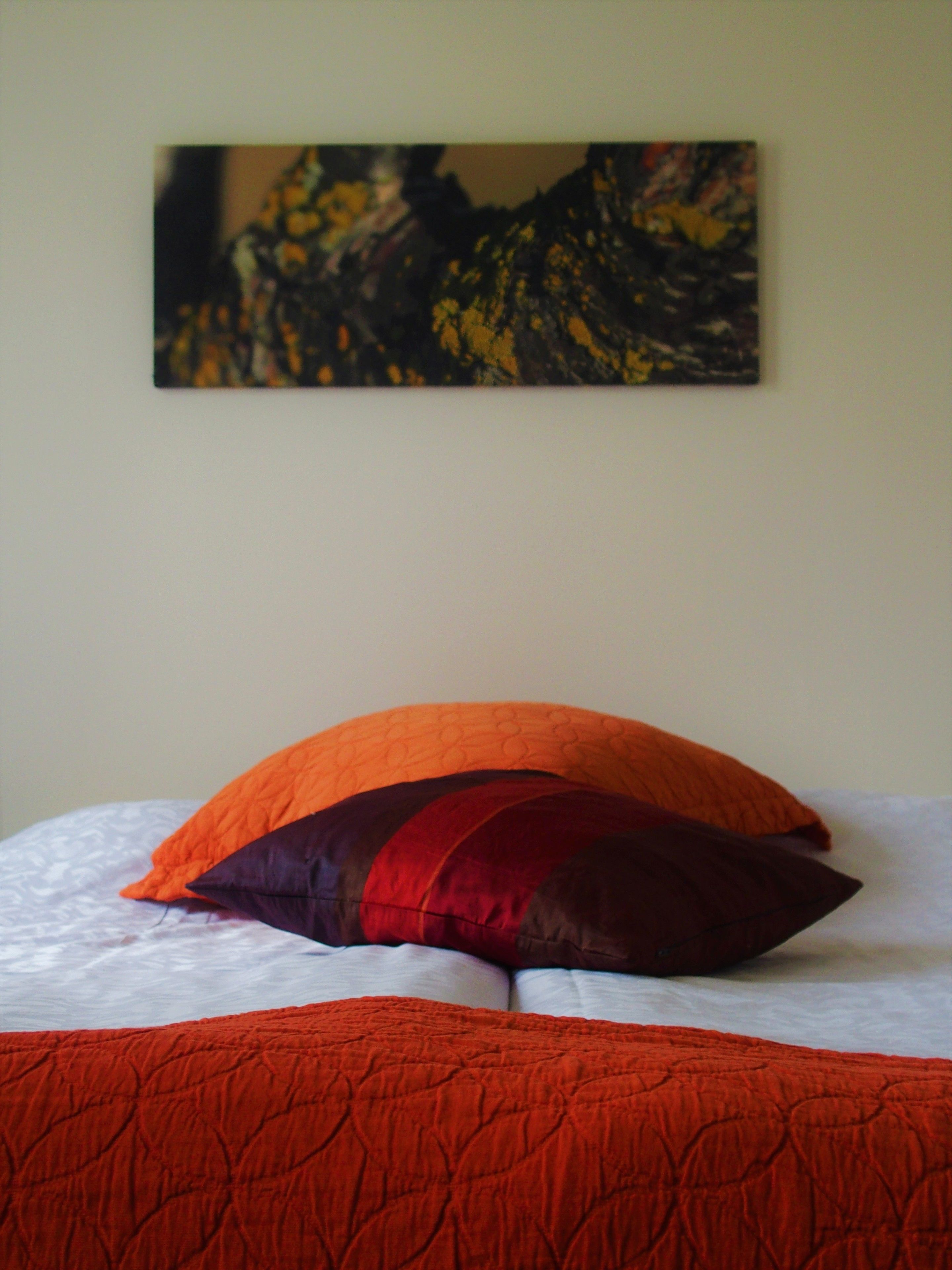 triple room, private bathroom | 1 bedroom, in-room safe, desk, iron/ironing board