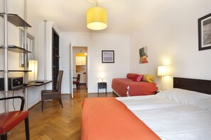 Studio (for 3) | Premium bedding, in-room safe, desk, blackout drapes - Torhôtel Genève (Geneva)
