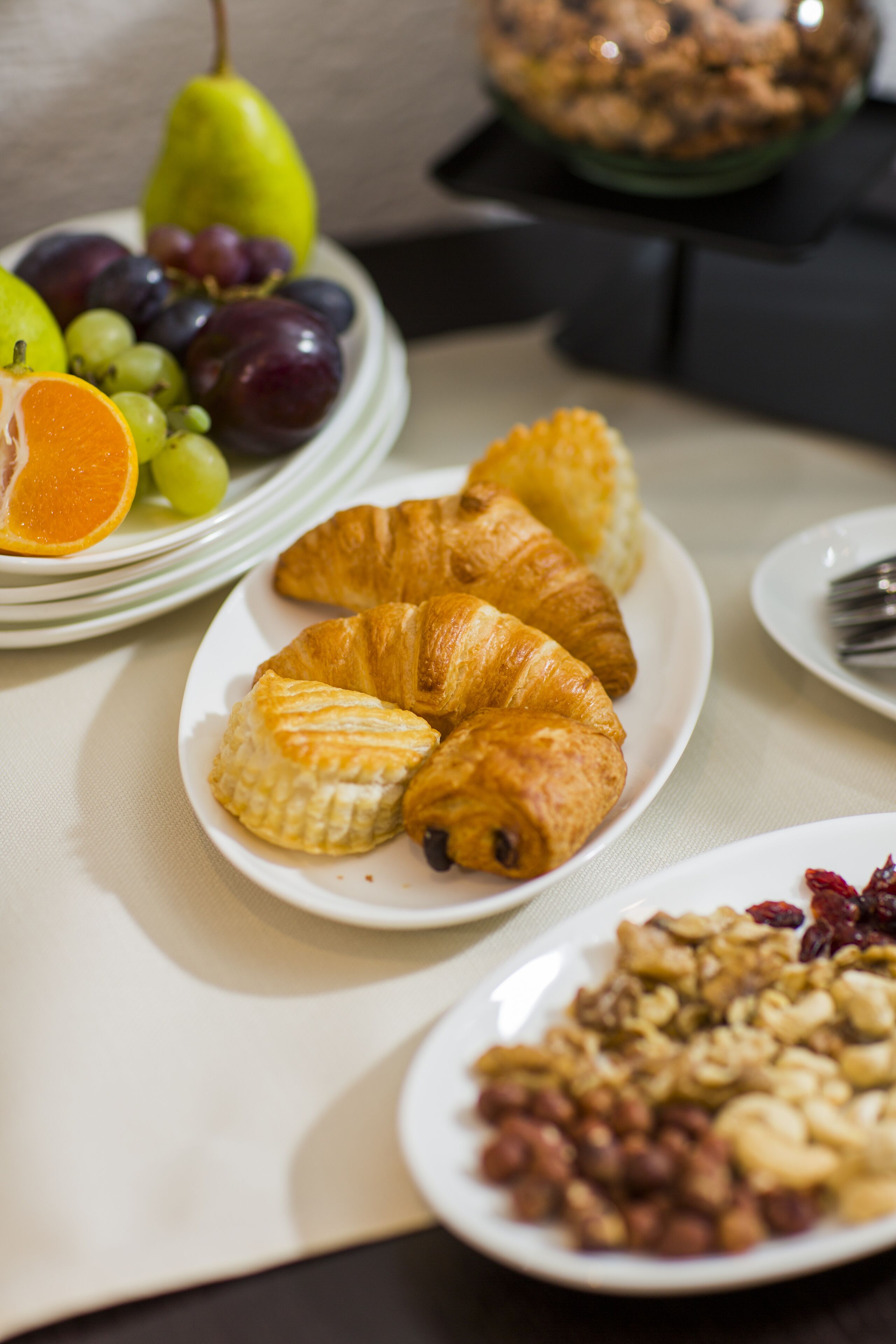 breakfast and lunch served