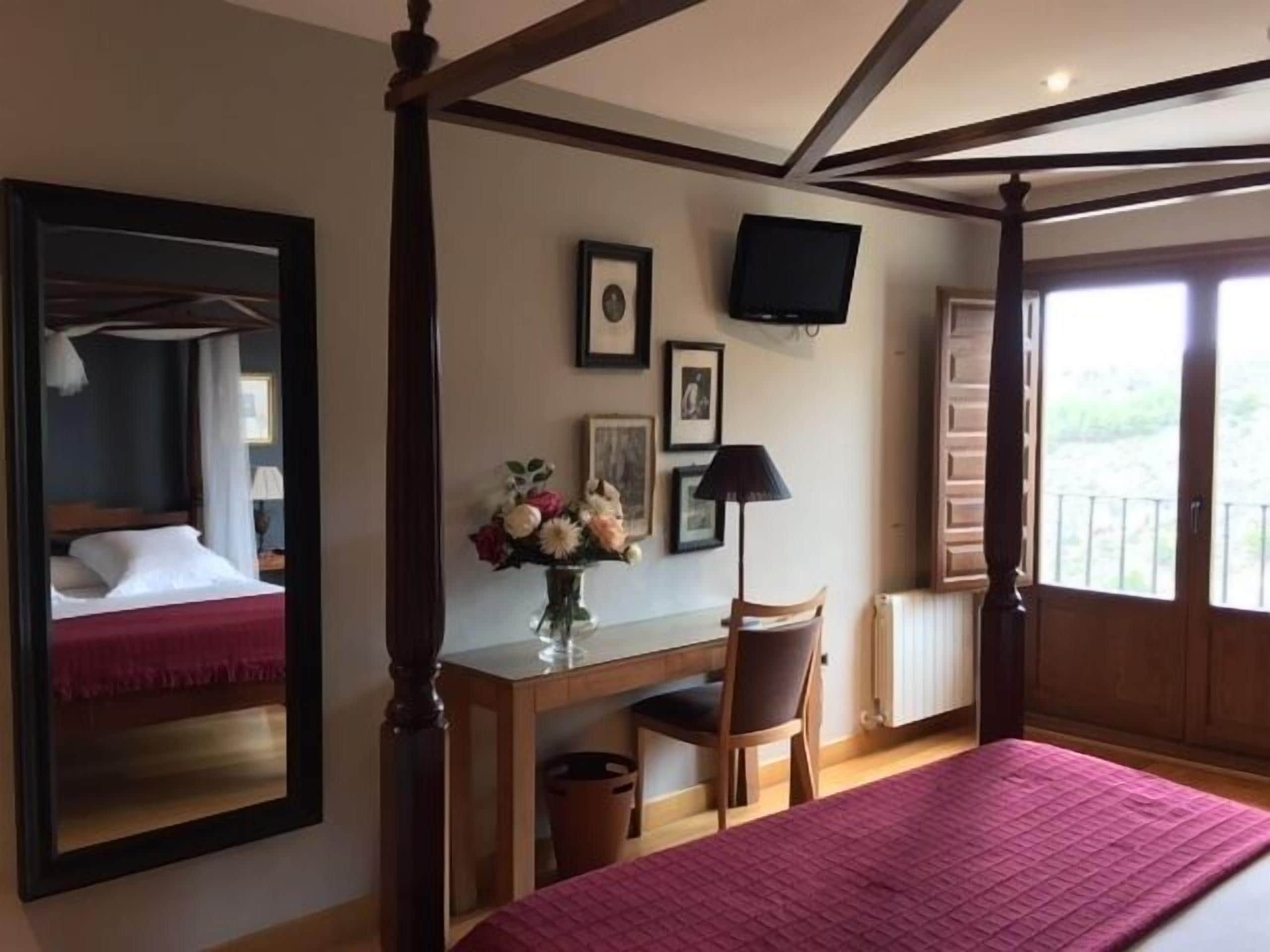 Familjerum för fyra | 1 sovrum, skrivbord, mörkläggningsgardiner och sängkläder