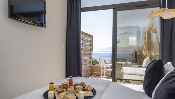 Habitación doble, balcón, vista al mar